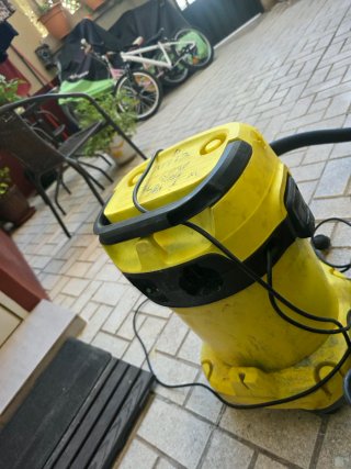 3 Aspiradoras Kärcher + 1 Hidrolimpiadora