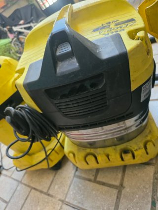 3 Aspiradoras Kärcher + 1 Hidrolimpiadora