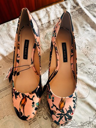 Zapatos tacón Zara estampado floral talla 39