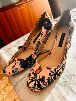 Zapatos tacón Zara estampado floral talla 39