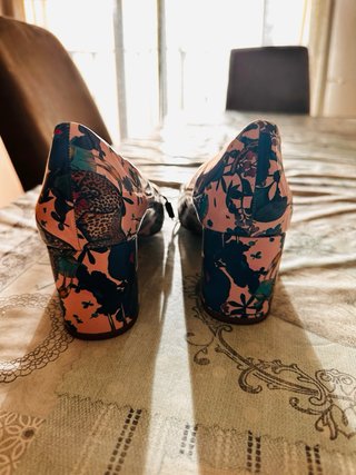 Zapatos tacón Zara estampado floral talla 39