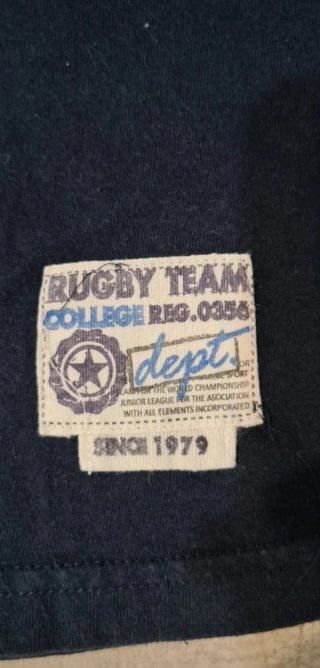 Camiseta College 16 años
