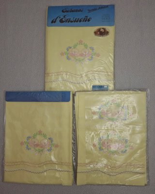 Dos Juegos de sábanas bordadas "Sábanas d'Ensueño"
