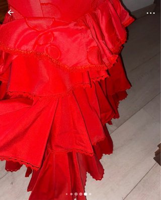 Vestido de flamenca rojo con volantes