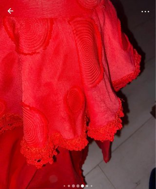 Vestido de flamenca rojo con volantes