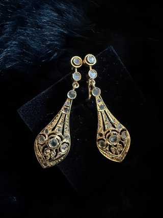 Pendientes largos antiguos de Oro 18k y Diamantes