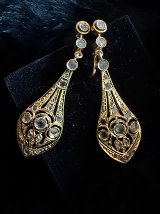 Pendientes largos antiguos de Oro 18k y Diamantes