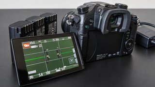 Panasonic Lumix GH4 4K + 14-42 + 4 baterías