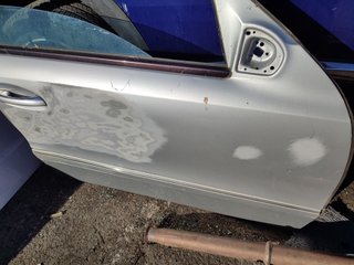 PUERTA DELANTERA DERECHA Mercedes-Benz