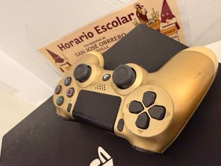 PS4 Pro 1TB + 2 Mandos Originales