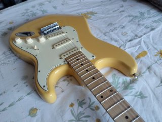 Guitarra Stratocaster Oqan