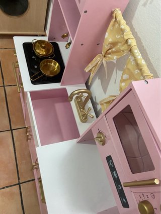 Cocinita de madera infantil rosa