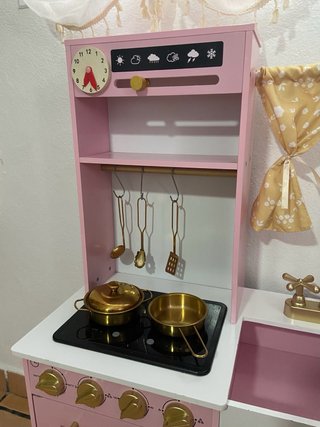 Cocinita de madera infantil rosa