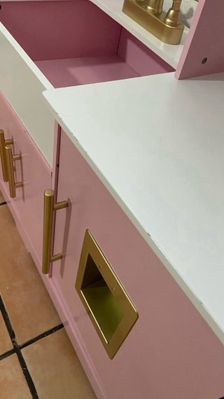 Cocinita de madera infantil rosa