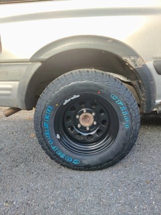 Llantas desplazadas NUEVAS con ruedas.