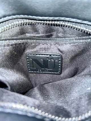 Bolso Nü negro acolchado pequeño
