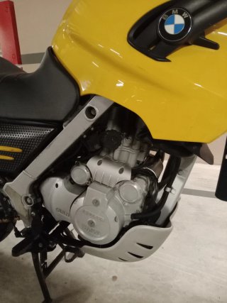 BMW F650GS Amarilla