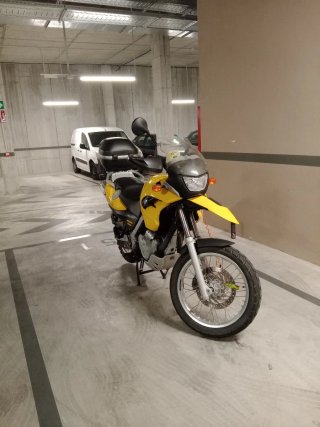 BMW F650GS Amarilla