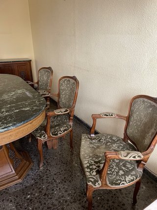 Mesa de comedor ovalada con 6 sillas