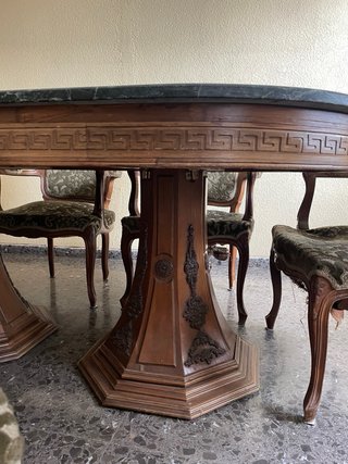 Mesa de comedor ovalada con 6 sillas