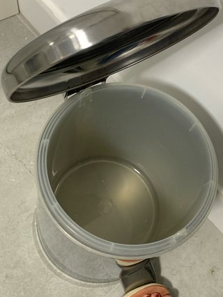 Cubo basura pedal metálico