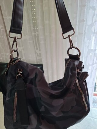 Bolso Camuflaje Negro y Gris