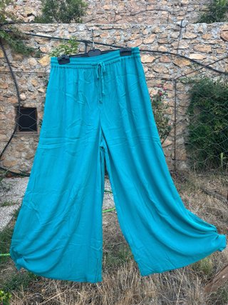 Pantalón ancho color teal  Talla mediana  Bolsillo