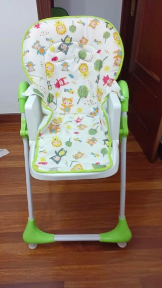 Trona de bebé con estampado infantil