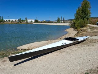 Piragua competición K1 Roman Kayaks