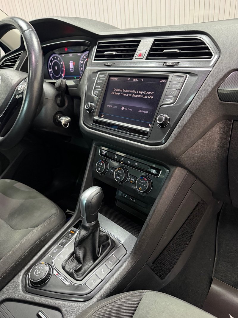 Volkswagen Tiguan 2017, foto 14