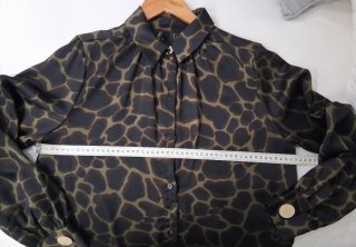 Vestido camisero animal print con cinturón