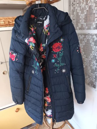 Abrigo Desigual Talla M Flores Bordadas