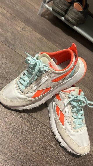 Zapatillas Reebok Clásicas Naranja y Blanco