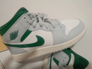 Nike Air Jordan Verde y Blanco