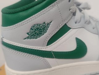 Nike Air Jordan Verde y Blanco