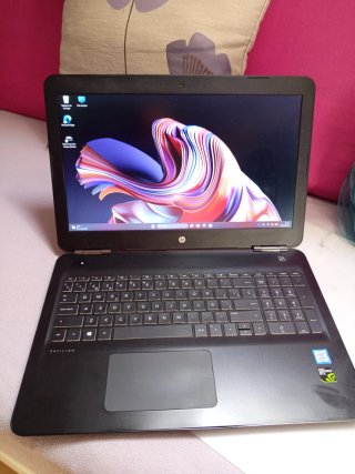 HP i5 8250U GTX 1050 16GB RAM