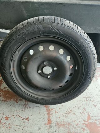 Llanta 185/55R15 con Rin 100x4
