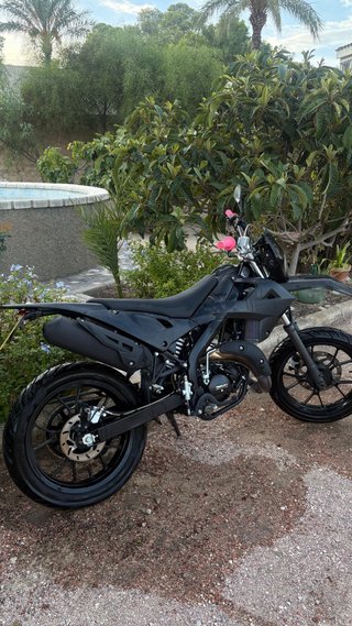 Moto Rieju MRT 50cc Negra