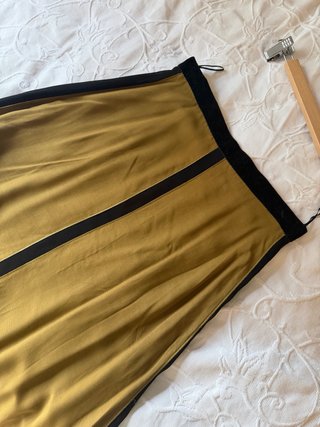 Falda larga Massimo Dutti oliva(mostaza) y negra