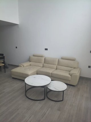 Lote salón: sofá y mesas auxiliares