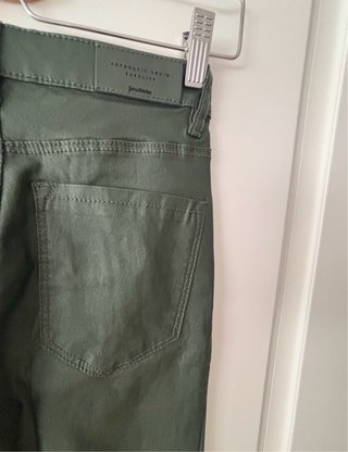 Pantalón Pitillo Verde Brillo Talla 34/XS