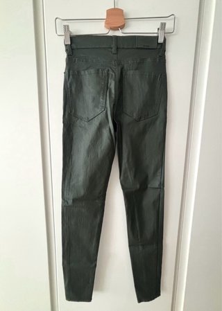 Pantalón Pitillo Verde Brillo Talla 34/XS