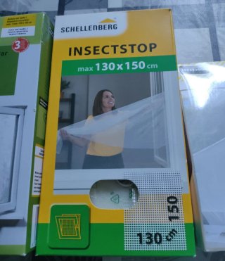 Mosquiteras para ventanas Livarno y Schellenberg