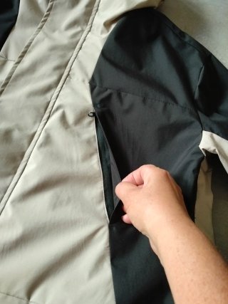Parka hombre beige y negra