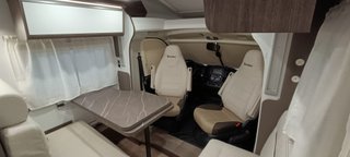autocaravana Benimar 496 con cama en isla