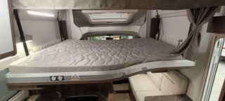 autocaravana Benimar 496 con cama en isla