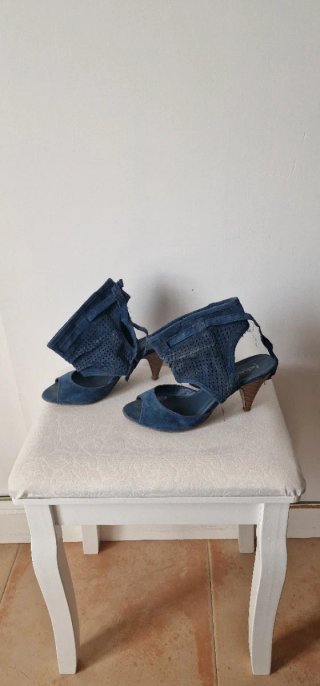 Sandalias tacón azul denim Talla 40
