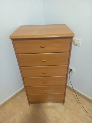 Cómoda de madera estilo vintage