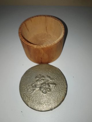 Caja de madera antigua