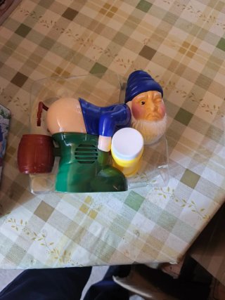 Hombrecito soplador de burbujas